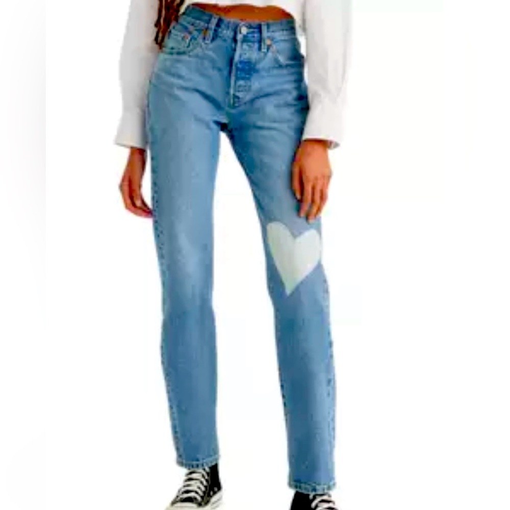 New Women’s Levi’s 501 Heart Jeans size 24